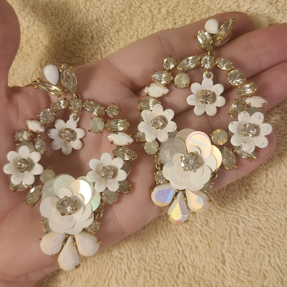 Beautiful Irridescent J Crew Flower Earrings - Picture 3 of 4